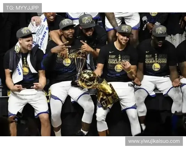 勇士与骑士NBA决赛总分对决回顾及精彩瞬间分析